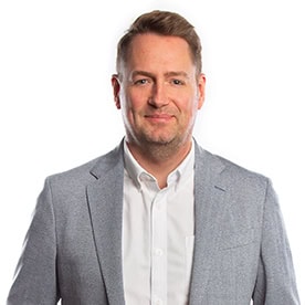 Headshot of Oliver Finch